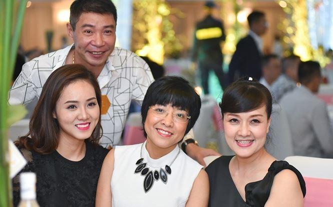 Hơn vợ sắp cưới 15 tuổi, Công Lý lên đồ phong độ chẳng kém cạnh-3