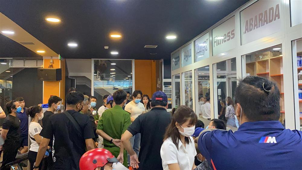 Hoài Linh đã làm gì khi dàn sao Việt xử đẹp gymer thích nói xàm?-4