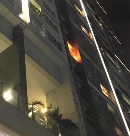 Trang Trần tá hỏa khi chung cư cháy, con gái theo vú em tháo chạy-3