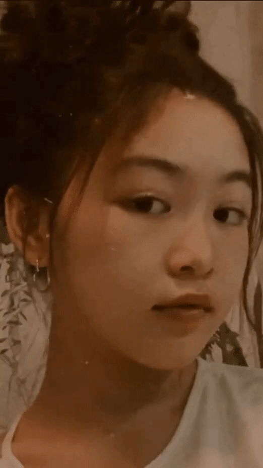Ái nữ 15 tuổi nhà MC Quyền Linh gây bão MXH nhờ thần thái chuẩn mỹ nhân-4