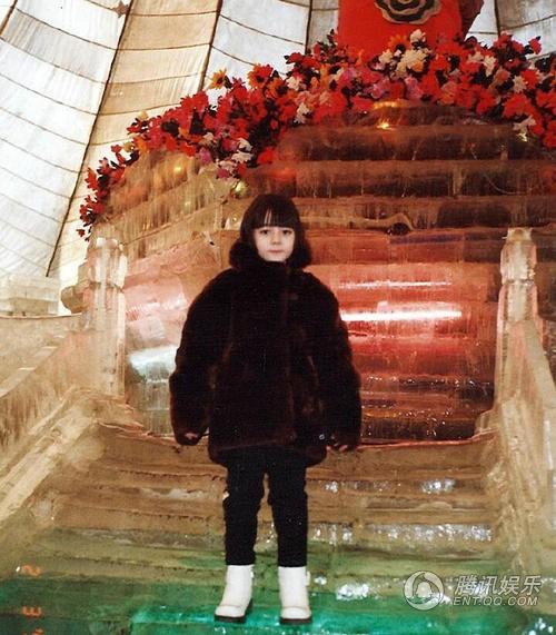 Ảnh thuở nhỏ của Địch Lệ Nhiệt Ba cực phẩm cỡ này mà cô vẫn khiêm tốn nhận xấu-2