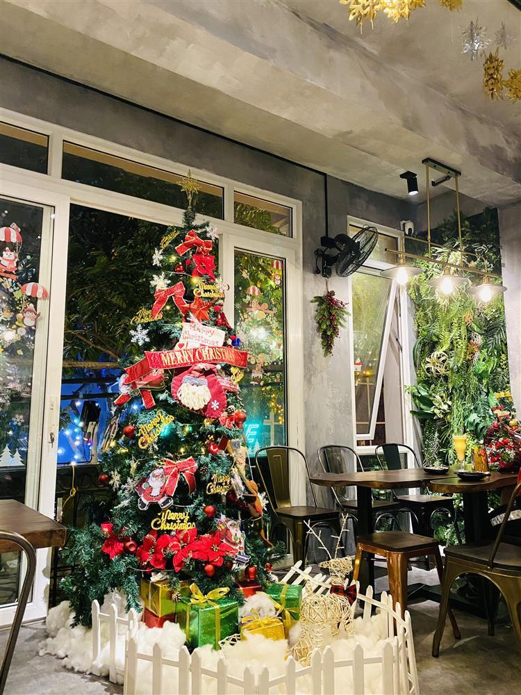 Loạt quán cà phê Hà Nội trang trí Noel sớm cho hội sống ảo thong thả chụp ảnh-1