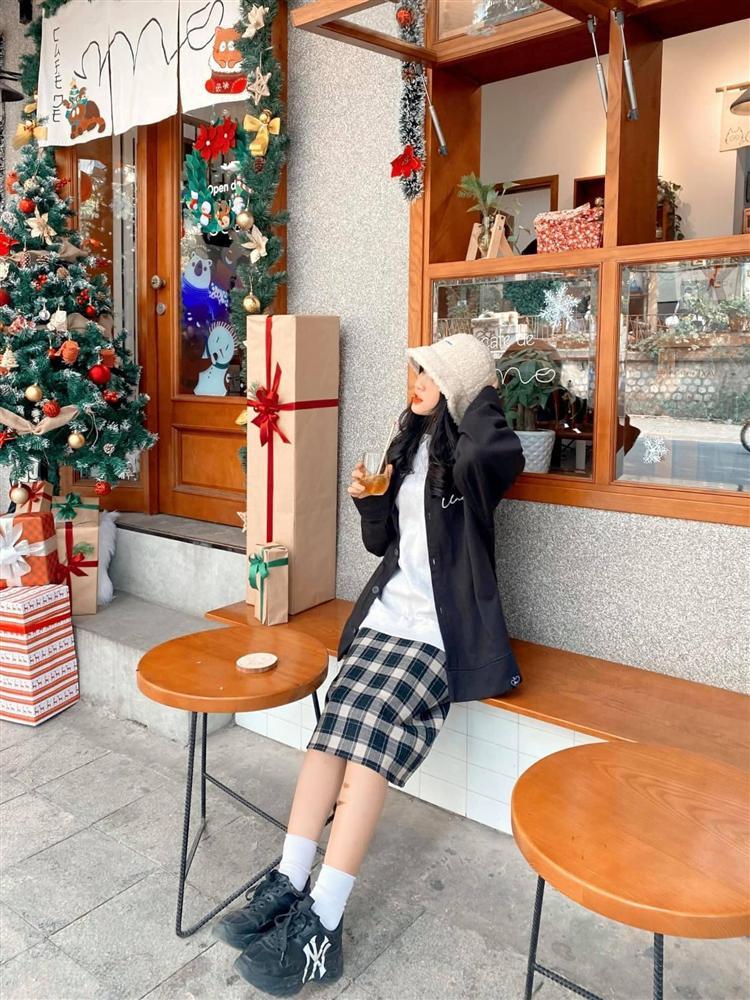 Loạt quán cà phê Hà Nội trang trí Noel sớm cho hội sống ảo thong thả chụp ảnh-6