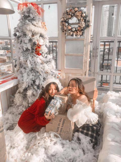 Loạt quán cà phê Hà Nội trang trí Noel sớm cho hội sống ảo thong thả chụp ảnh-18