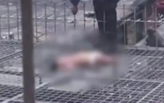 Bị bạn trai khiêu khích, thiếu nữ 17 tuổi nhảy từ tầng 21 xuống đất trong bộ dạng ám ảnh-2