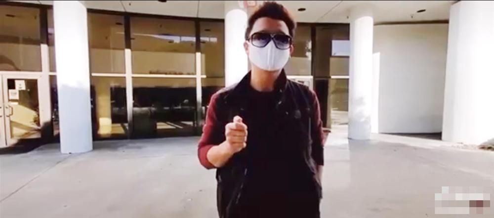 Youtuber gây bức xúc khi chụp ảnh hồ sơ thân nhân nghệ sĩ Chí Tài tại Mỹ đưa lên mạng-2