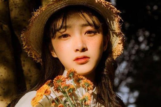 Nữ nhân sinh ngày âm lịch này, cứ nỗ lực sẽ được đền đáp xứng đáng, từ giờ đến cuối năm tài vận sự nghiệp có khởi sắc