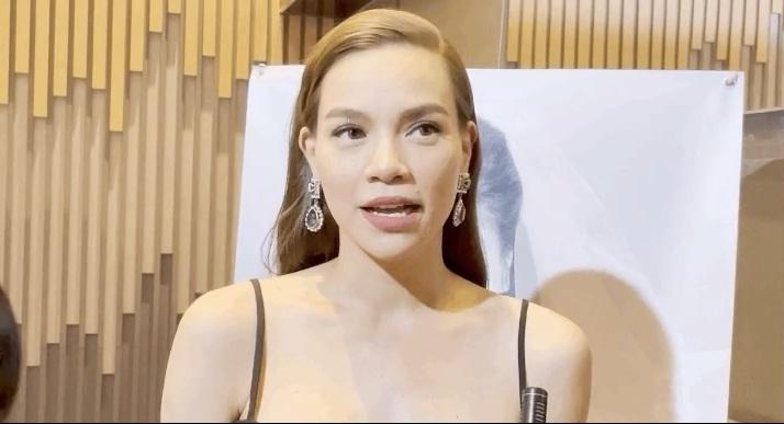 Gương mặt Hồ Ngọc Hà méo xệch trong bức hình selfie-7