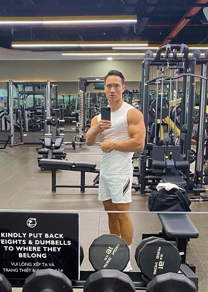 Ông bố nóng bỏng nhất năm gọi tên Kim Lý: Chăm con nhưng liên tục khoe body-8