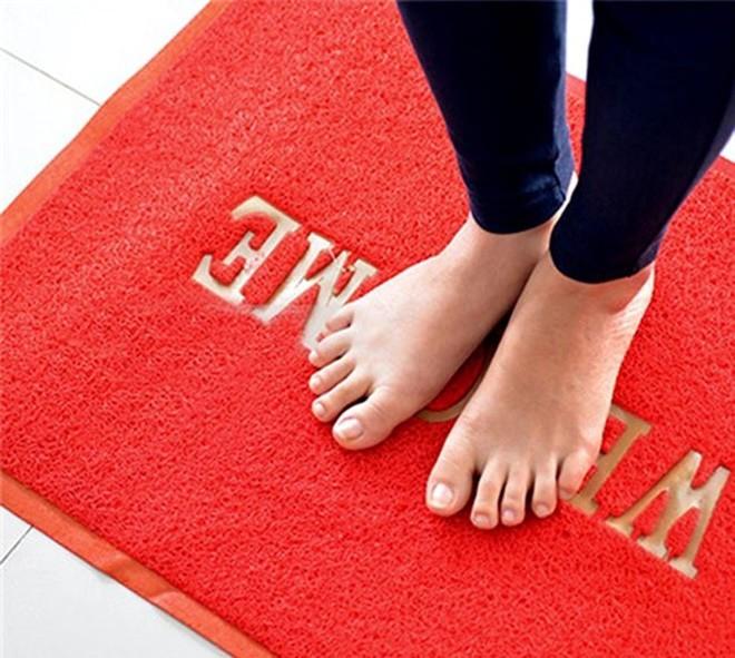 Trước giờ đặt thảm trải sàn bên ngoài cửa, sau khi đọc bài này tôi đã thay đổi suy nghĩ-3