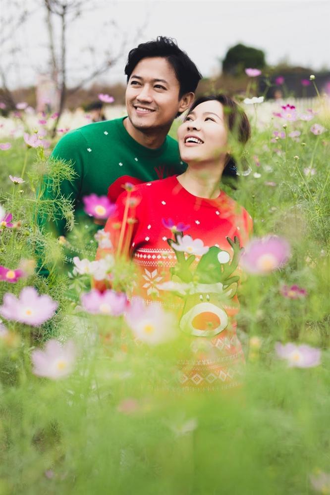 Cô dâu 7X của Quý Bình bị soi nhan sắc ngoài đời khác xa ảnh cưới-12