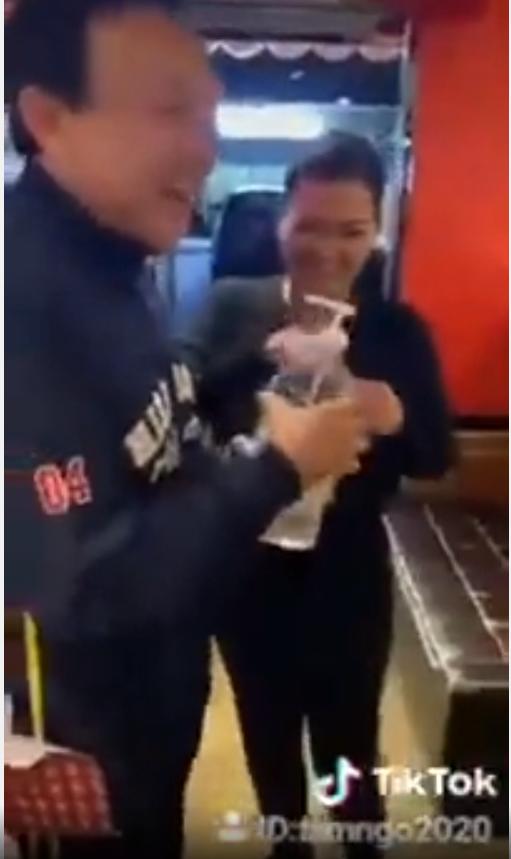 Clip cuối cùng của nghệ sĩ Chí Tài bên bà xã Phương Loan: Xem mà xót xa!-2