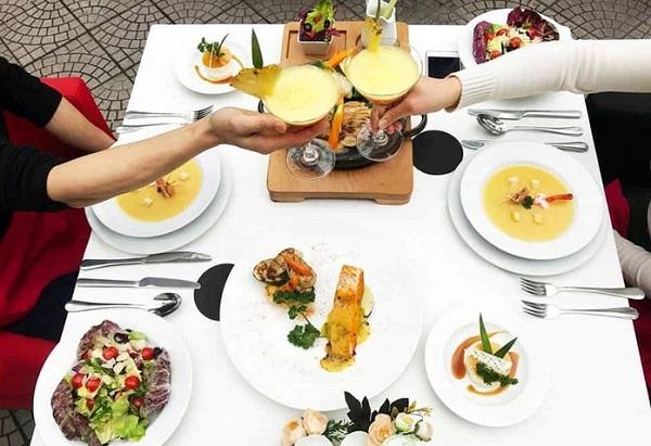 Bạn gái chỉ thích ăn uống chanh xả nhưng ngó lơ tình phí, thanh niên đau ví đăng đàn xin lời khuyên-1