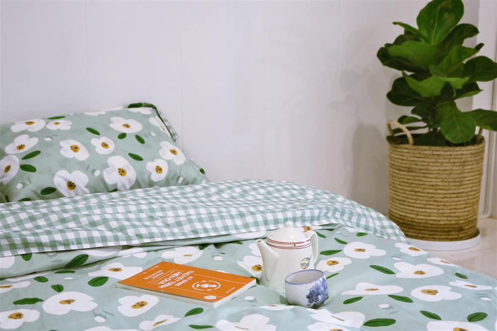 9X chi 40 triệu biến nơi để xe 60m2 thành ngôi nhà màu xanh có đủ sự dễ thương-4