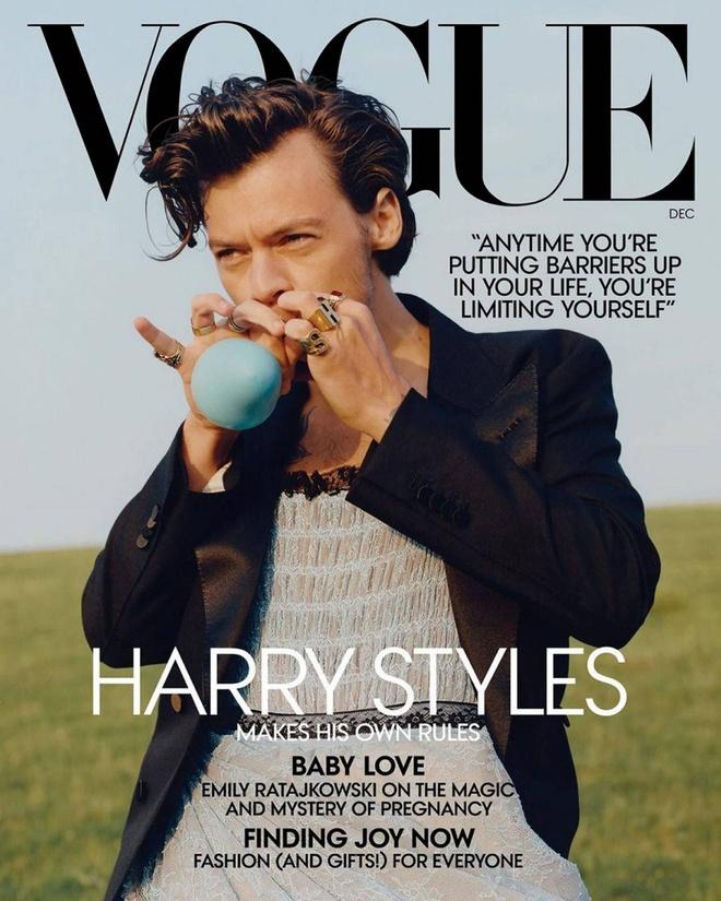 Harry Styles không ngại mặc váy áo nữ tính-1