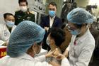 Cận cảnh quá trình tiêm thử nghiệm vaccine Covid-19 cho tình nguyện viên Việt Nam