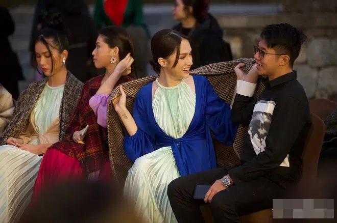 Hương Giang - Matt Liu phát cẩu lương cực tình khi xem show thời trang-2