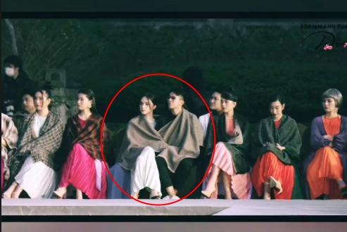 Hương Giang - Matt Liu phát cẩu lương cực tình khi xem show thời trang-3