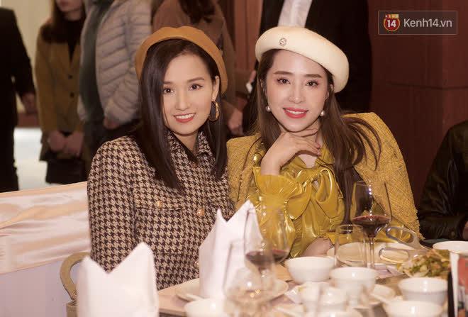 Phanh Lee gây bất ngờ vì như chị em sinh đôi với cô dâu Thu Hoài-7