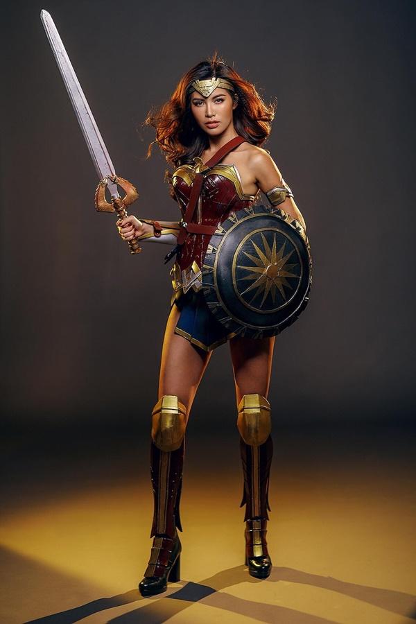 Mỹ nhân Việt cosplay Wonder Woman: Minh Tú - Diệp Lâm Anh đẹp đến mấy vẫn thua HHen Niê-2