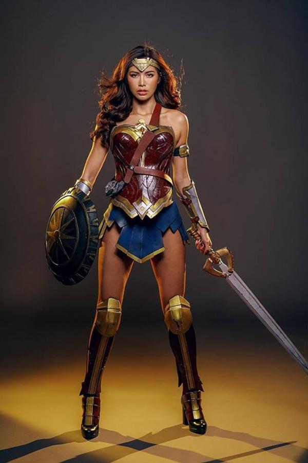Mỹ nhân Việt cosplay Wonder Woman: Minh Tú - Diệp Lâm Anh đẹp đến mấy vẫn thua HHen Niê-3