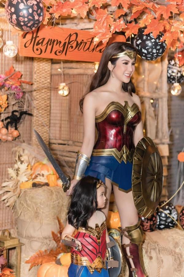 Mỹ nhân Việt cosplay Wonder Woman: Minh Tú - Diệp Lâm Anh đẹp đến mấy vẫn thua HHen Niê-5