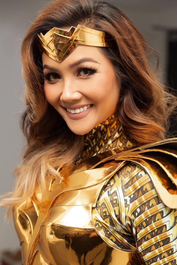 Mỹ nhân Việt cosplay Wonder Woman: Minh Tú - Diệp Lâm Anh đẹp đến mấy vẫn thua HHen Niê-7