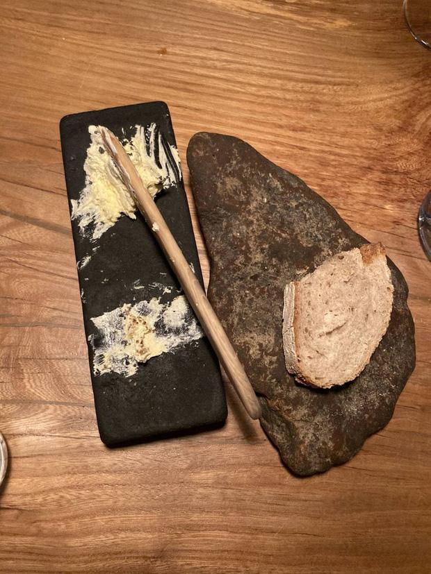 Muôn kiểu phục vụ như muốn chọc tức thực khách của các nhà hàng-9