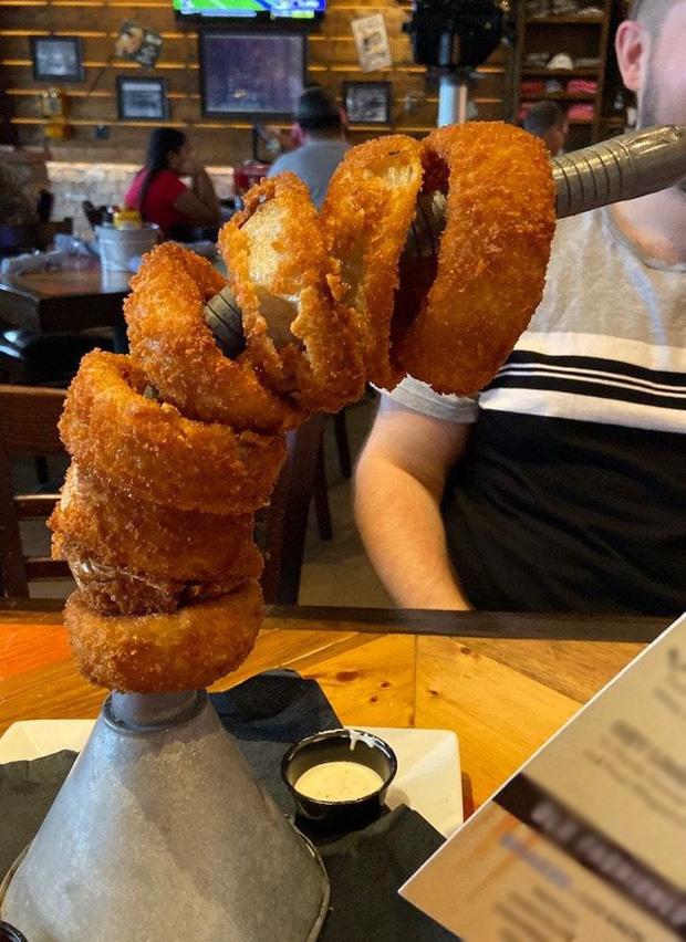 Muôn kiểu phục vụ như muốn chọc tức thực khách của các nhà hàng-12