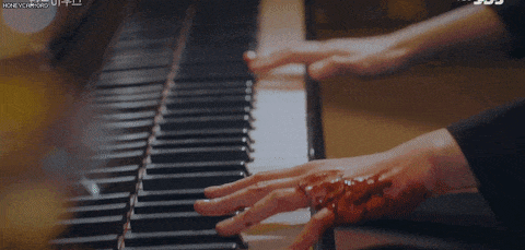 Cặp mẹ con bị ghét nhất Penthouse: người diễn nổi da gà, kẻ chỉ biết trợn mắt-2