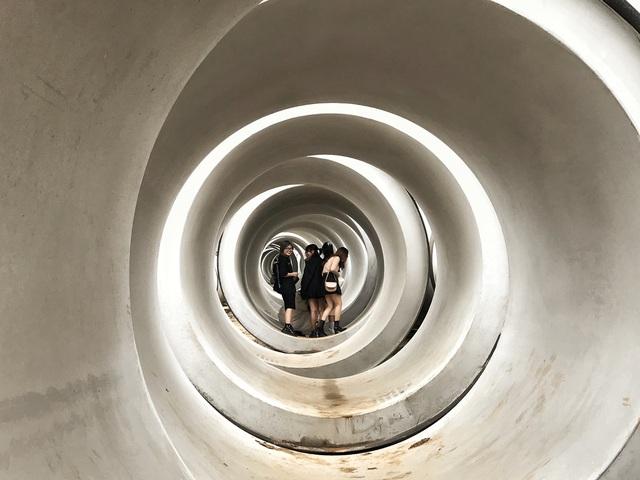 Sốt rần rần địa điểm check-in siêu ảo với 100 ống bê tông ở Đà Nẵng-2