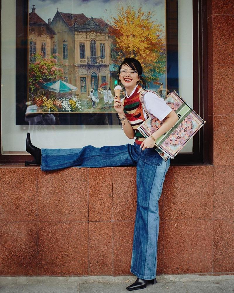 Chi Pu nổi loạn diện áo xuyên thấu lộ nội y - Thúy Vi khoe dáng với đầm ngủ-9