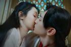Những nụ hôn 'nặng mùi' của Hoa ngữ: nữ ăn tỏi, nam hút thuốc