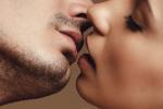 Vì sao nụ hôn còn lãng mạn hơn cả tình dục