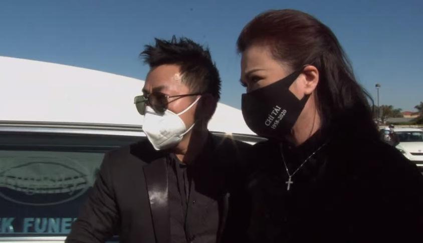 Tang lễ nghệ sĩ Chí Tài tại Mỹ: Vợ và đồng nghiệp bật khóc nức nở-3