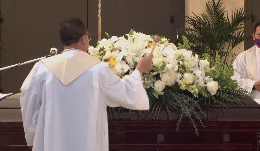 Tang lễ nghệ sĩ Chí Tài tại Mỹ: Vợ và đồng nghiệp bật khóc nức nở-11