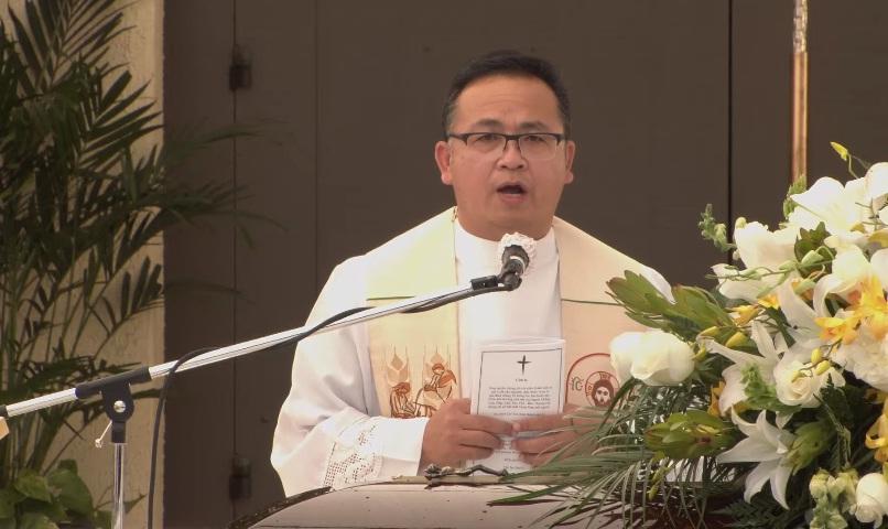 Tang lễ nghệ sĩ Chí Tài tại Mỹ: Vợ và đồng nghiệp bật khóc nức nở-15