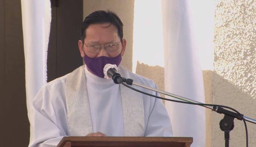 Tang lễ nghệ sĩ Chí Tài tại Mỹ: Vợ và đồng nghiệp bật khóc nức nở-16