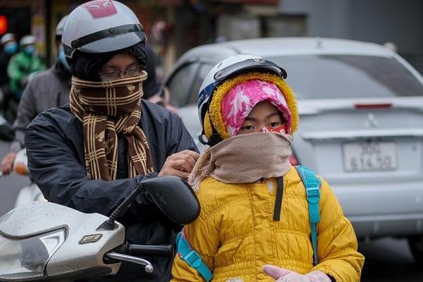 Miền Bắc nhiệt độ tăng dần nhưng vẫn rét thấu da, miền Nam đón mưa cực lớn do ảnh hưởng áp thấp nhiệt đới-2