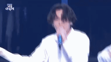 BTS vẫy vùng ký ức hơn 5 năm trước trên sân khấu KBS Gayo Daechukje 2020-4