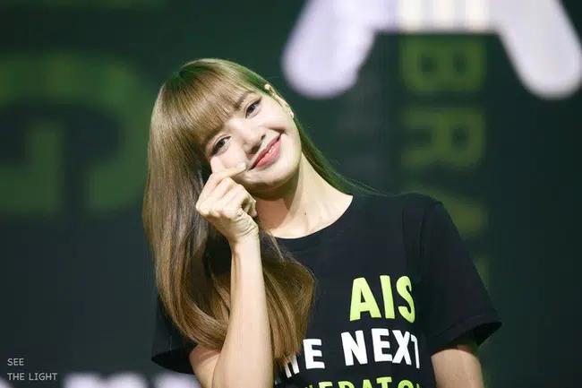 Bằng chứng Lisa (BLACKPINK) bị YG đối xử bất công, giam lỏng không cho tham gia show, còn phải tự mình đi xin lỗi fan-1