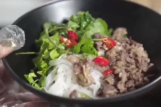 Món bún trộn lạ miệng ở Thái Nguyên