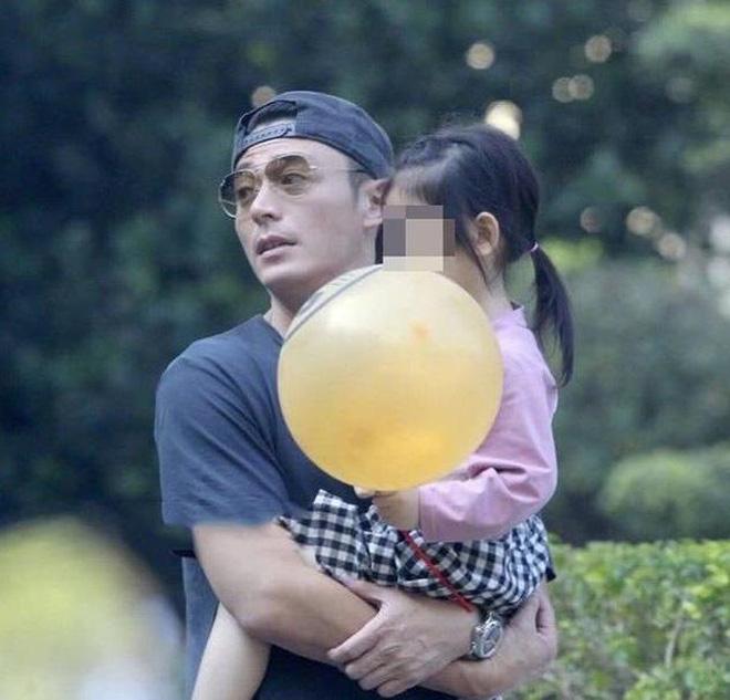 Sinh ra ở vạch đích, Lâm Tâm Như sắm túi hiệu, để dành trang sức 300 tỷ cho con gái-1