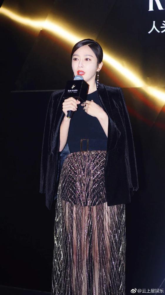 Muôn kiểu thời trang phang thời tiết của dàn mỹ nhân châu Á-6