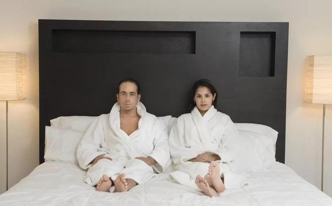 Nếu nhà bạn có đầu giường kiểu này, tiền bạc chẳng mấy chốc hông cánh mà bay-6