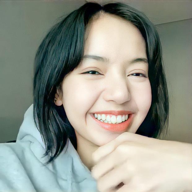 Vén tóc mái 200 tỷ, Lisa BLACKPINK lập tức leo lên top trending thế giới-1