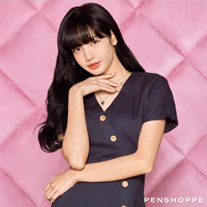 Vén tóc mái 200 tỷ, Lisa BLACKPINK lập tức leo lên top trending thế giới-10