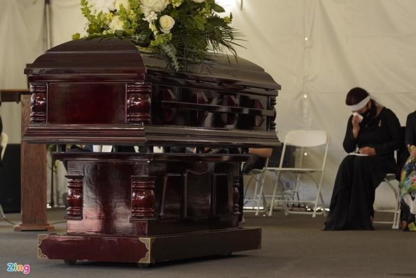 Vợ Chí Tài khóc, hát Em ở đâu tiễn biệt chồng về nơi an nghỉ-9