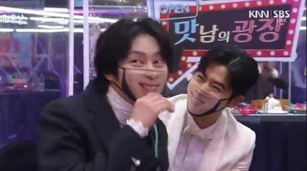 Lễ trao giải SBS tấu hài vì dàn nghệ sĩ đeo khẩu trang không hề giả trân-9