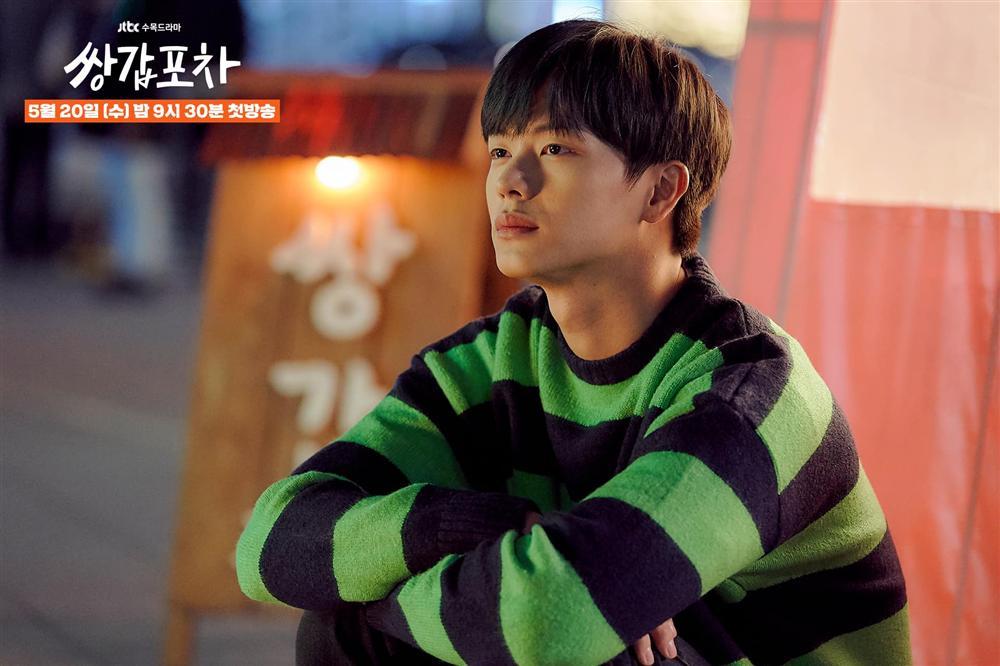 11 Idols có diễn xuất ấn tượng trên màn ảnh Hàn Quốc năm 2020-4